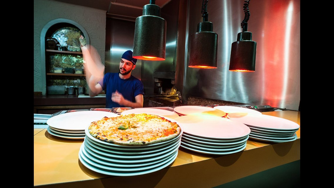 Pizzaïolo au four à bois, Bella Napoli