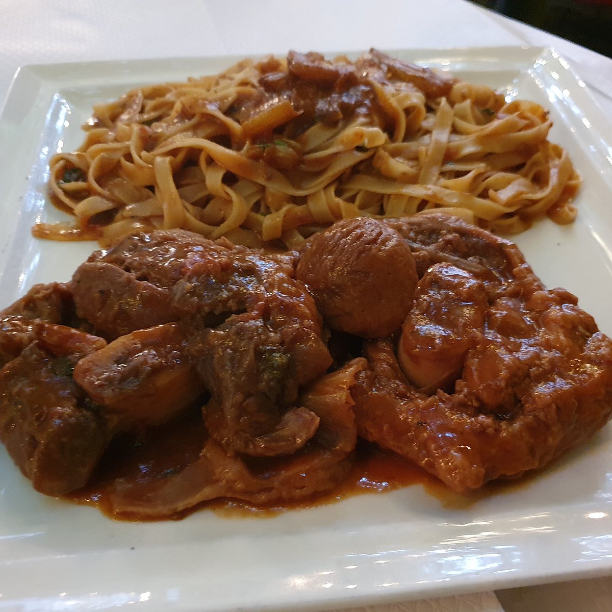 Osso bucco et tagliatelle, Il Fragolino